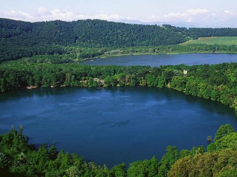 Visita di Venosa e Atella (PZ), con passeggiata ai Laghi di Monticchio.