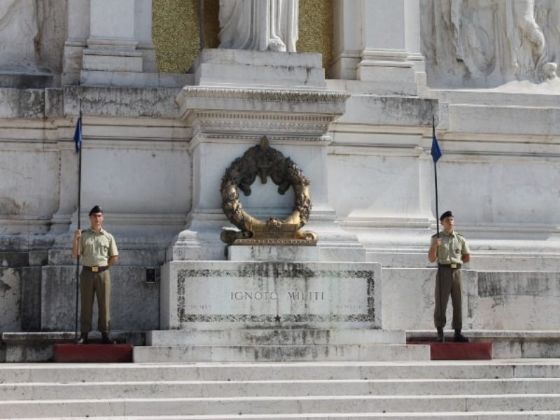 L’Associazione Medaglie d’Oro d’Italia Presieduta dal Gen C A MOVM Rosario Aiosa invita l’ANCI a sostenere l’iniziativa per la Cittadinanza Onorario al Milite Ignoto