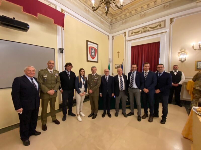 Legalità e Tradizione: L’omaggio della Sezione Sicilia degli Ex Allievi Nunziatella alla Brigata Aosta nel 335° Anniversario della sua costituzione